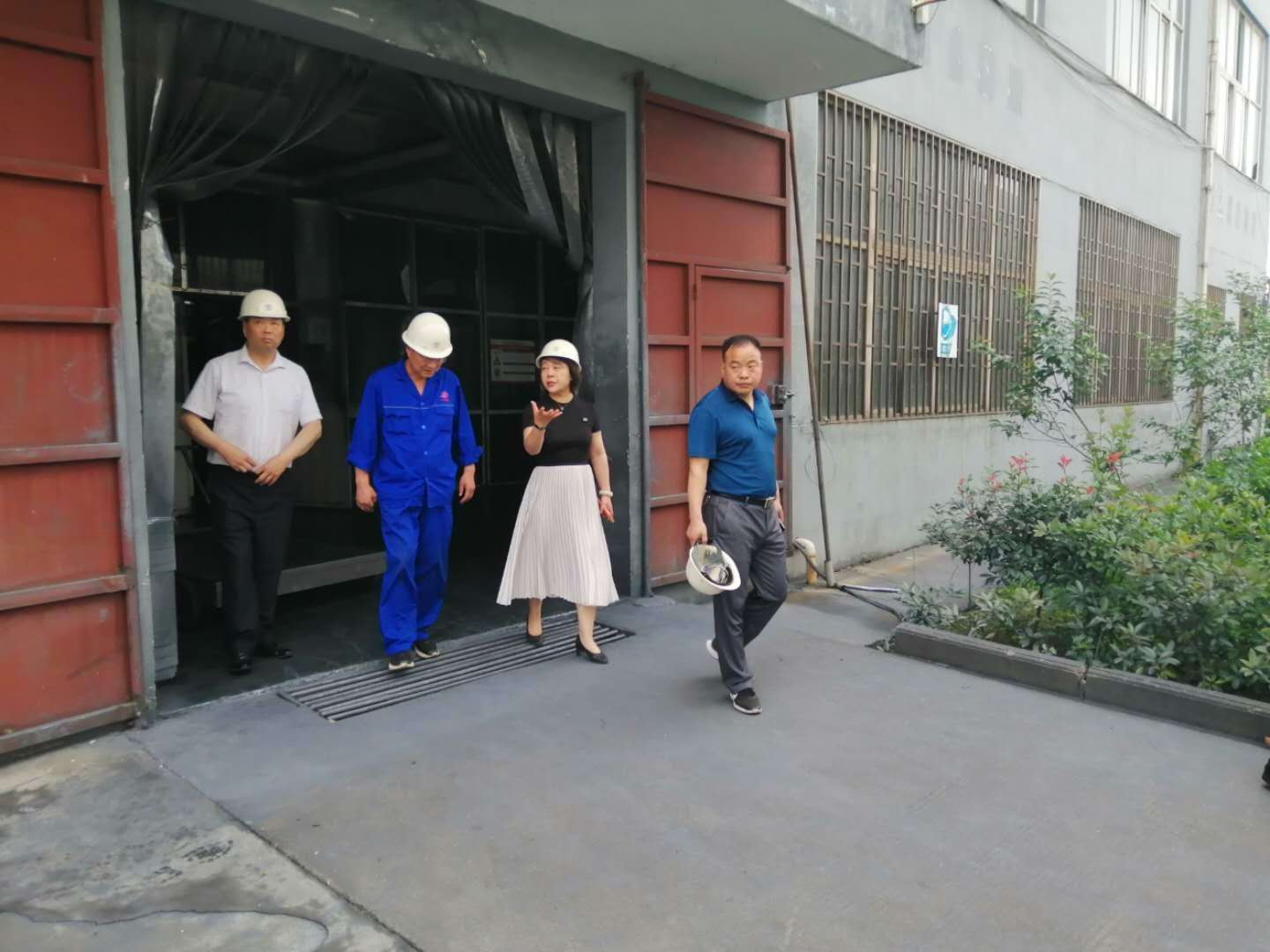 洛陽市工信局衛(wèi)樹紅副局長一行到我公司視察指導(dǎo)